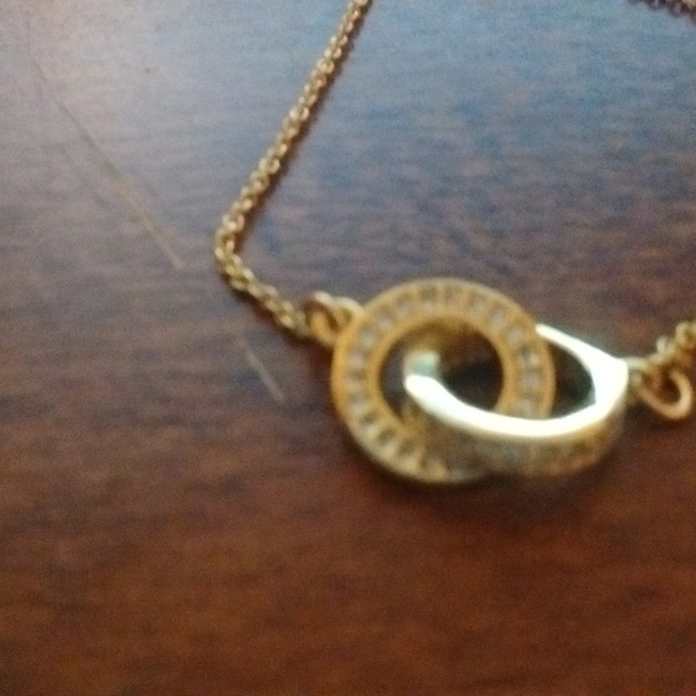 ABS 2 interlocking circles gold necklace. - Picture 4 of 7